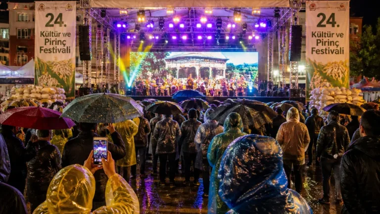 Tosya’da 24. Kültür ve Pirinç Festivali: Semicenk yağmura rağmen binleri coşturdu