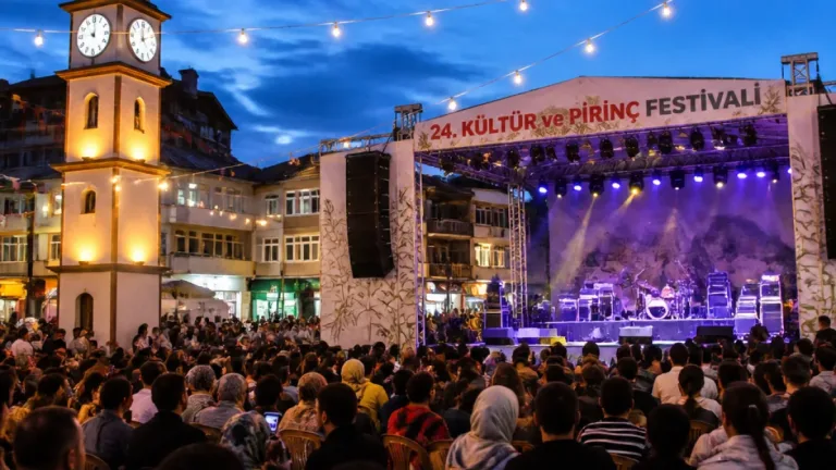 Tosya'da festival coşkusu: Semicenk 28 Ağustos'ta Cumhuriyet Meydanı'nda sahne alacak