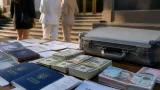 У Хмельницькому трьом жінкам повідомили про підозру в схемі з фіктивним працевлаштуванням для виїзду за кордон
