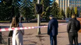 У Рівному зникли горщики для квітів біля портрета загиблого бійця на майдані Незалежності