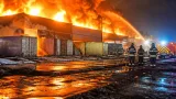 Уночі внаслідок російської атаки під Києвом зайнялися складські комплекси — пожежі тривають