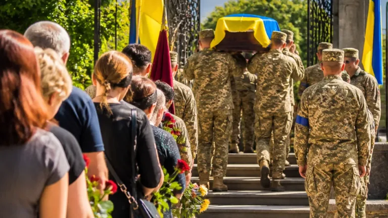Ізмаїл прощається з воїном Ігорем Андрєєшиним: тіло повертають до рідного міста