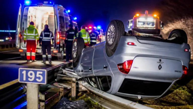 Поблизу Лубен перевернувся Renault: двоє людей доставлені до лікарні