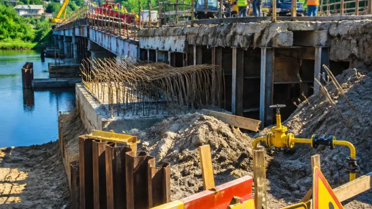 У Бердичеві ремонт Чуднівського мосту ускладнився через несподівані дефекти опор і газопровід