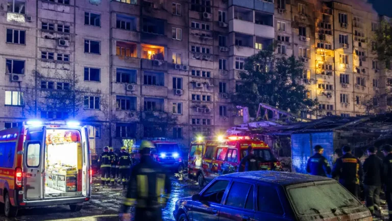 У нічній атакі на Запоріжжя та район — шість загиблих, понад 50 поранених; сотні ударів по області