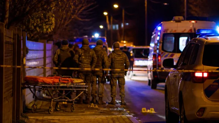 У Нововолинську під час оповіщення напали на групу військових: один у тяжкому стані