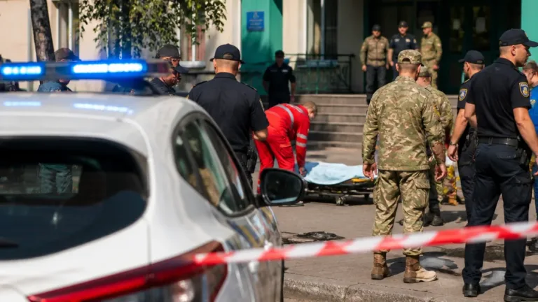 У Нововолинську під час оповіщення ножем поранили двох військовослужбовців, нападника затримано