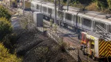 Services resume after grass fire near Paddington that left hundreds stranded