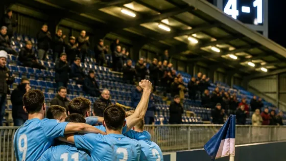 Newry beaten 4-1 as Waide hat-trick fires Glenavon at the Showgrounds