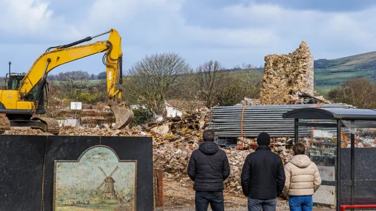 Blackburn area landmark Windmill pub at Mellor Brook demolished after years of dereliction