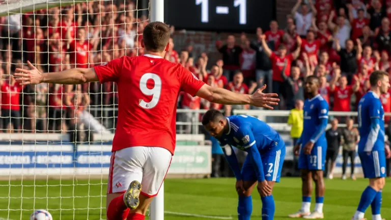 Crewe grab stoppage-time point at Colchester to extend unbeaten run