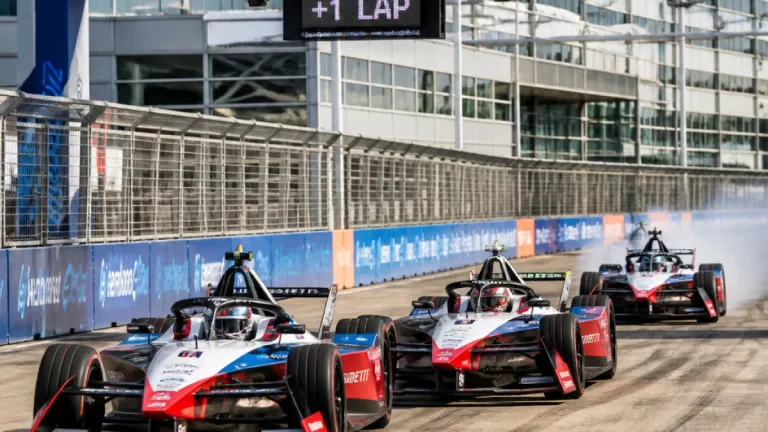 Jake Dennis powers Andretti to second at London E‑Prix as Drugovich struggles to finish