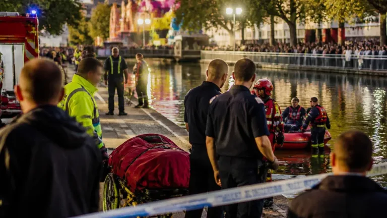 Man in his 20s dies after entering canal as Notting Hill Carnival sees 560 arrests