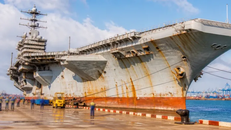 Rust and fatigue: USS Abraham Lincoln’s battered appearance after long deployment draws attention