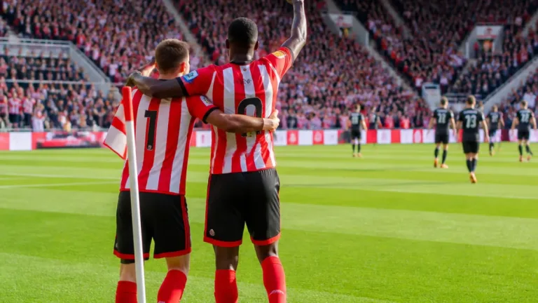 Sunderland show encouraging shape as Hume and Isidor on target in 2-0 win over Lens