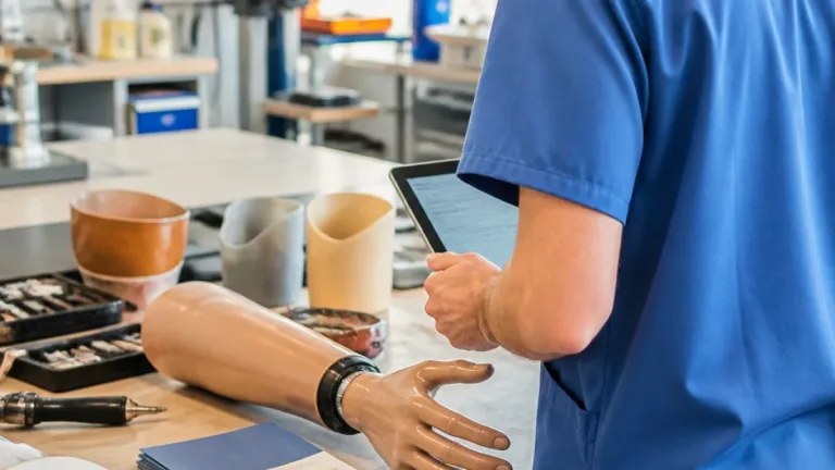 Swansea clinic helps former soldier regain everyday life after losing arm