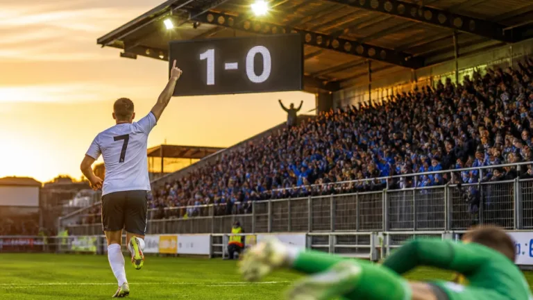 Telford hold firm as Remi Walker strike secures 1-0 win over Oxford City
