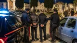 A L'Aquila, due arresti a Paganica per furti ai danni di auto parcheggiate al cimitero