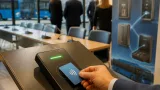 A Lecco il biglietto del bus si paga contactless: novità su mezzi Arriva Italia