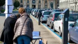 A Pavia cresce la protesta per i parcheggi a pagamento vicino alla stazione: petizione e richieste di agevolazioni