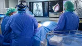 A Salerno un intervento a cuore battente combina triplice by-pass e sostituzione valvolare