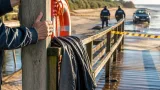 Aggredito e spinto in laguna: anziano di San Martino salva la vita aggrappandosi al pontile