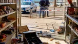 Anzio: tentata estorsione in negozio, agente ferito. Arrestato 44enne