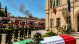 Caltanissetta in lutto: morto il caporeparto dei Vigili del Fuoco durante le operazioni antincendio