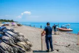 Cirò Marina: sgomberati 2.800 m² di spiaggia, tre titolari denunciati