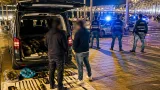Crotone, sequestrato sul lungomare furgone con 135 armi bianche
