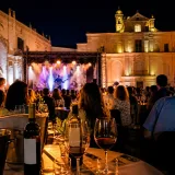 Sava celebra il Primitivo: XXII edizione di Calici di Stelle tra vino, musei e musica