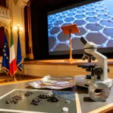 Konstantin Novoselov a Como: la curiosità come motore della scienza e il futuro dei materiali