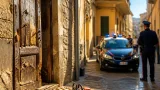 Denunciato a Mirabella Imbaccari dopo aver minacciato stranieri con una motosega