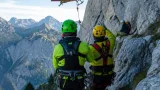 Due soccorsi in quota in poche ore: vespa e stanchezza costringono all’intervento elicotteristico