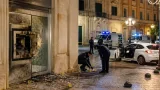 Esplosione al bancomat in piena notte a Ruvo: colpo fallito dopo doppia deflagrazione