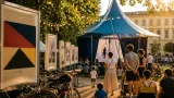 Estate in provincia: circo contemporaneo, iniziative per bambini e orari straordinari alla mostra su Guccini