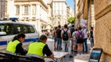 Genova, polizia locale sanziona guida turistica abusiva nel cuore del centro storico