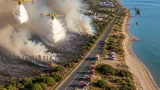 Incendio a Castellaneta Marina, due Canadair e cinque squadre impegnate per proteggere la pineta