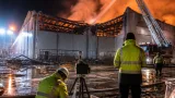 Incendio all’impianto rifiuti di Finale Emilia: intervento dei vigili del fuoco e monitoraggi ambientali