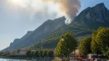 Incendio sul Moregallo: fumo e aria irrespirabile visibili da Lecco