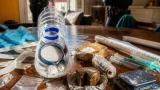Matera, arresto in flagranza: droga nascosta in una bottiglietta e coltello a scatto sequestrati
