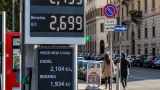 Milano, il distributore più caro d’Italia: diesel a 2,735 €/l in via Correggio