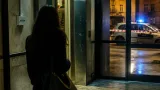 Milano, molestata nell'androne: donna respinge l'aggressore e lui viene fermato e arrestato