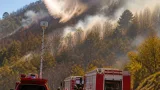 Nuovo incendio a Valmozzola: fiamme nella zona di Dongola, sul posto elicottero e squadre dei vigili del fuoco