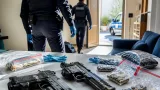 Ragusa, arrestato un 28enne: sequestrate due pistole clandestine e materiale compatibile