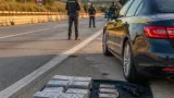 Ragusa, arresto sulla S.S. 514: sequestrati 12,8 kg di hashish; padre deferito per armi