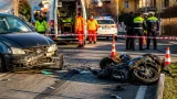 Scontro frontale tra auto e moto in via Fabbri: centauro ricoverato a Cona