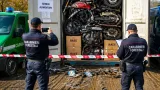 Sei perquisizioni tra Milano e Brianza: scoperto container diretto in Senegal con carcasse di moto e motori