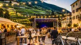 Sondrio si prepara a ViVa – Vini Valtellina: quattro giorni tra vigneti, degustazioni e concerti