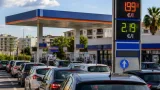 Tetto ai carburanti: a Bari code ai distributori dopo i limiti annunciati da Eni e Ip